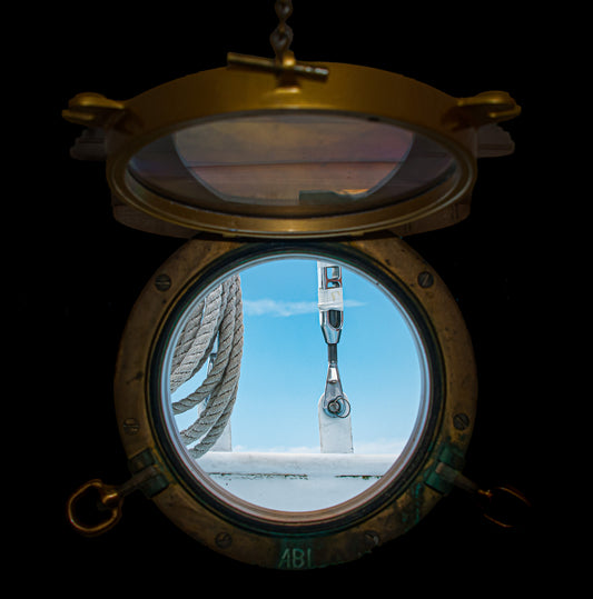 Peekaboo Porthole